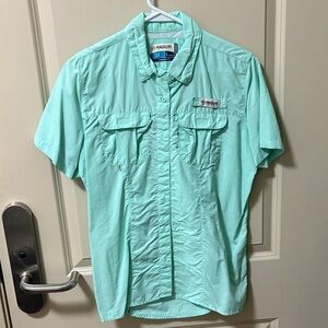 Magellan Outdoors women’s Light Green Button Down Shirt